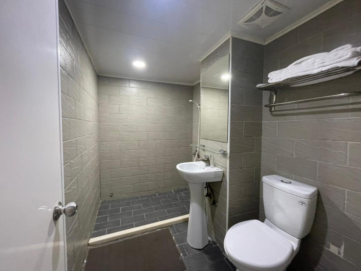 A22 Wei Lu Hotel Zhongli Bagian luar foto