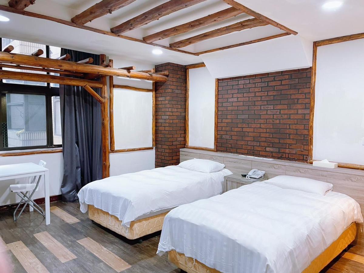A22 Wei Lu Hotel Zhongli Bagian luar foto