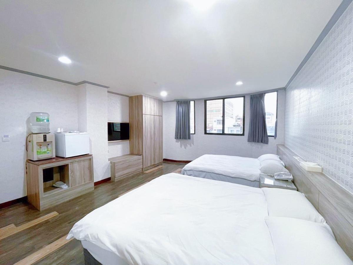 A22 Wei Lu Hotel Zhongli Bagian luar foto