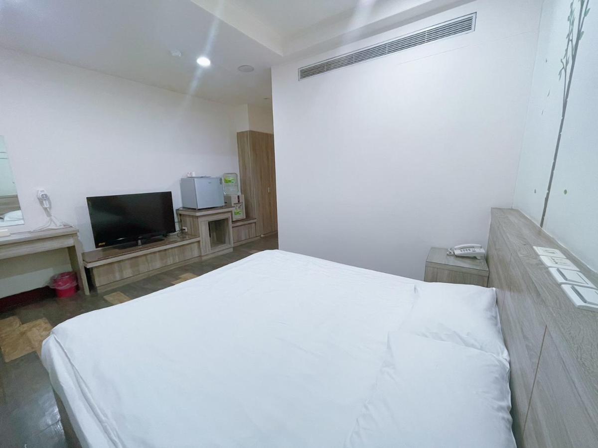 A22 Wei Lu Hotel Zhongli Bagian luar foto