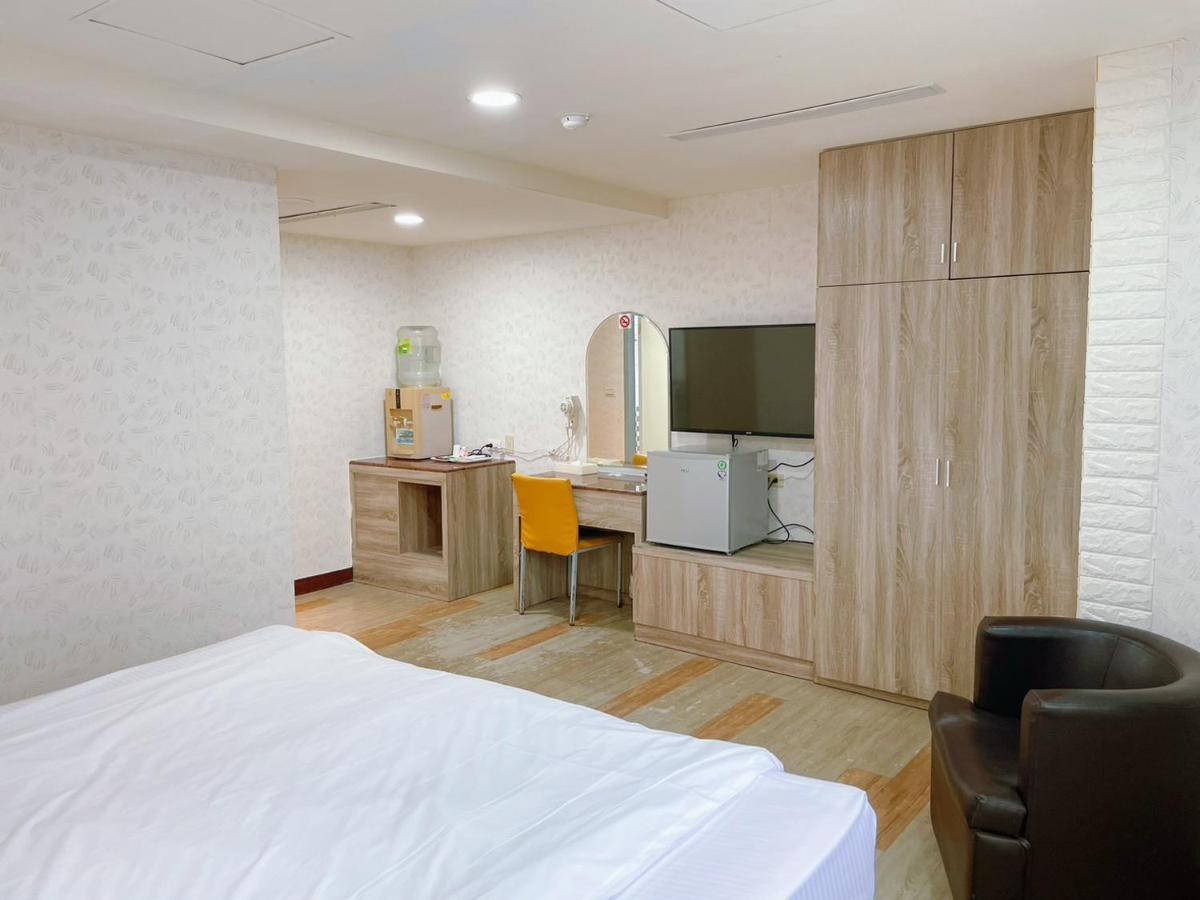 A22 Wei Lu Hotel Zhongli Bagian luar foto