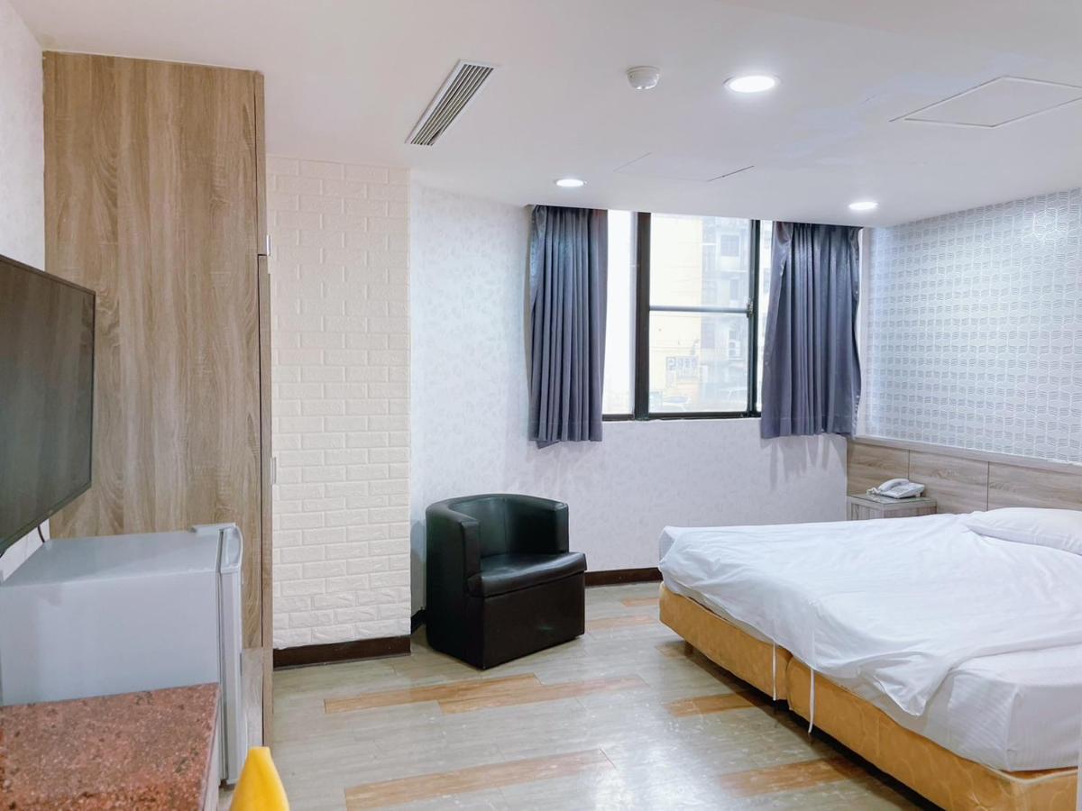 A22 Wei Lu Hotel Zhongli Bagian luar foto