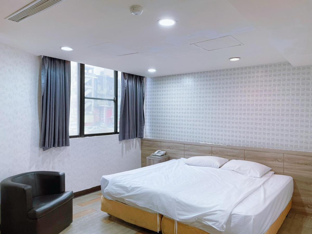A22 Wei Lu Hotel Zhongli Bagian luar foto