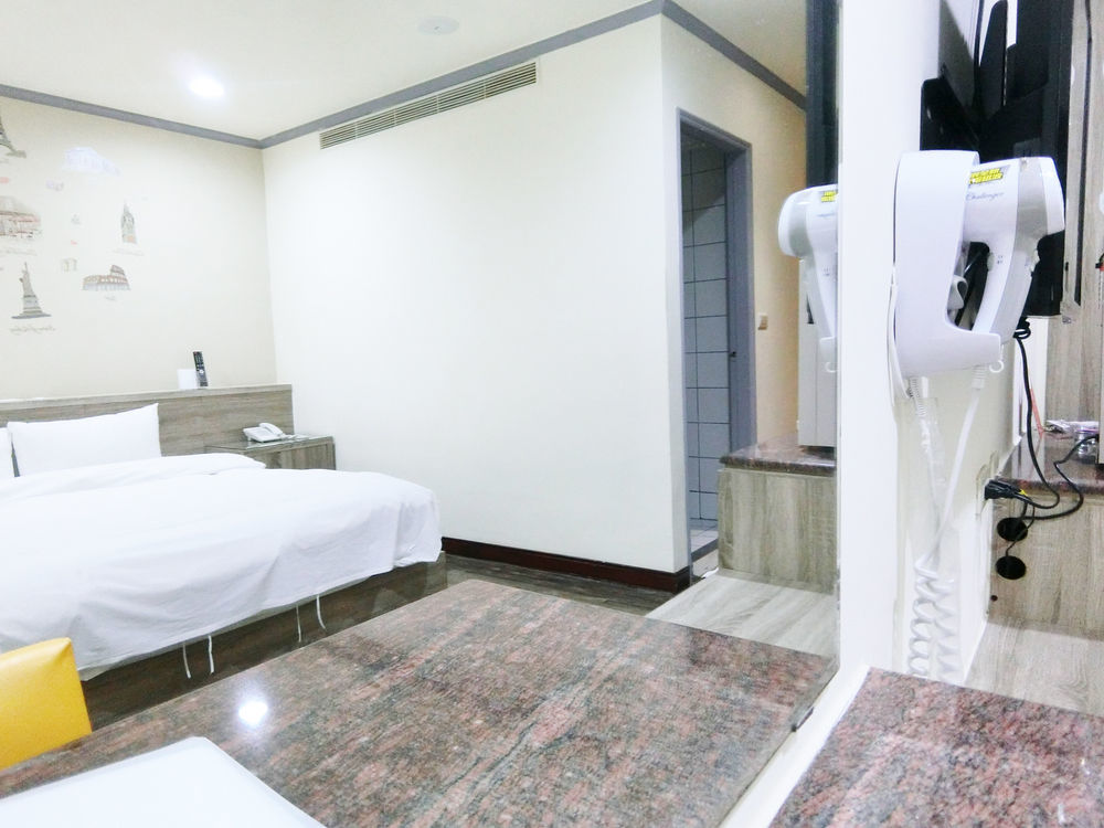 A22 Wei Lu Hotel Zhongli Bagian luar foto