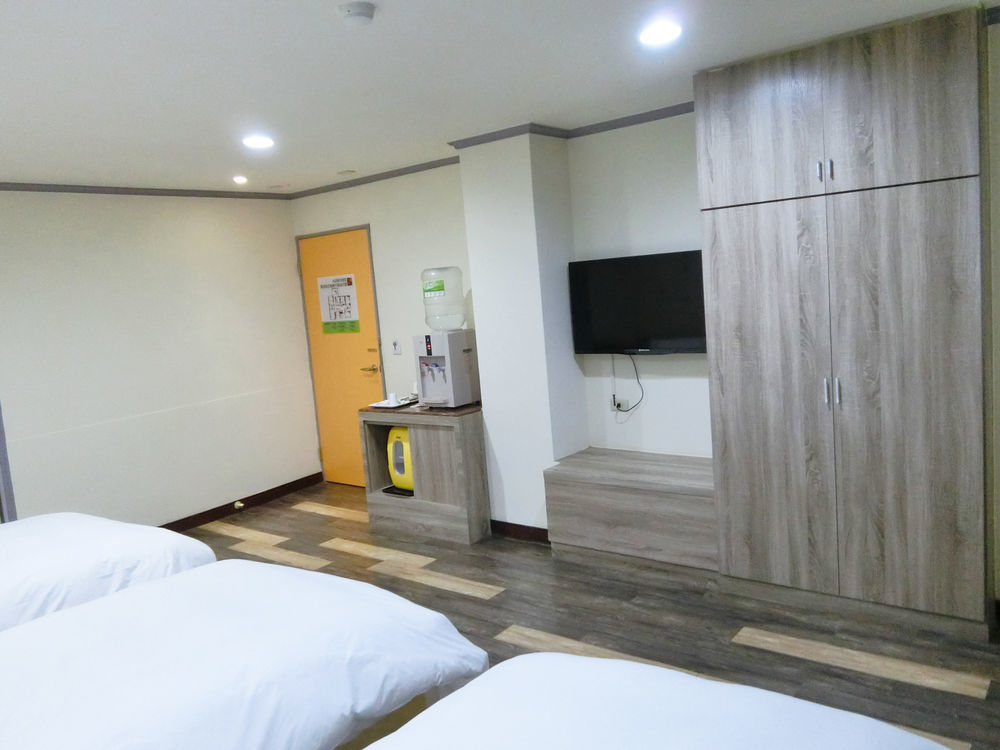 A22 Wei Lu Hotel Zhongli Bagian luar foto